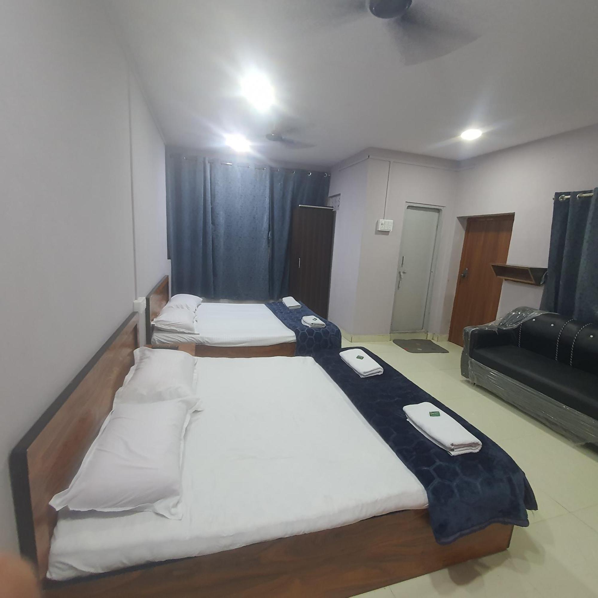 Hotel Family Stay Beside Railway Station Aurangābād Exterior foto